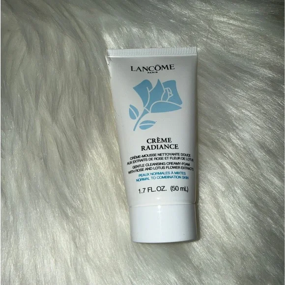 Brand new Lancôme 10 piece skincare/makeup set with large travel bag included - Picture 5 of 7